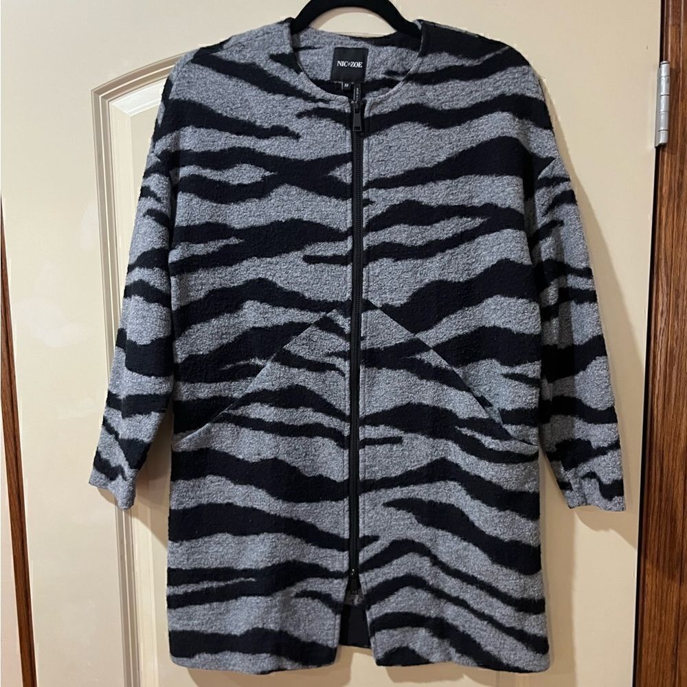 NIC+ZOE Long Sleeve Long Zip Up Jacket Coat Gray Women’s Size 2P Animal Print